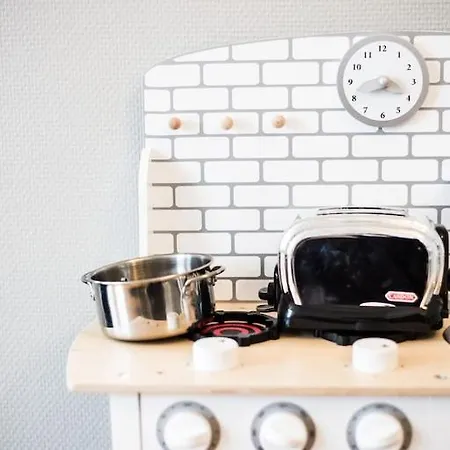 Apartment Centrally Located, Refurbished Modern Flat With Views Over The Historic Port Honfleur