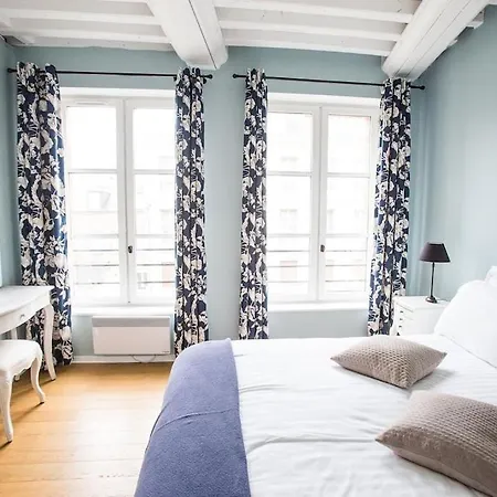 Centrally Located, Refurbished Modern Flat With Views Over The Historic Port Apartment